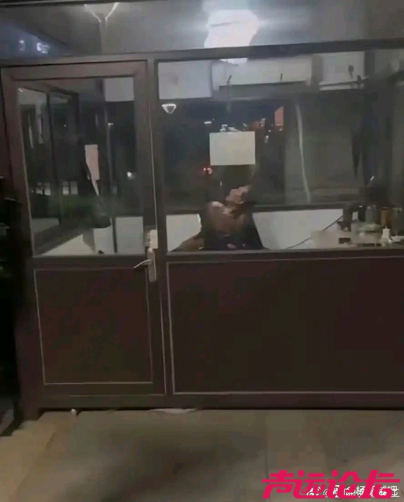 招这种保安的意义是什么？？-1.jpg